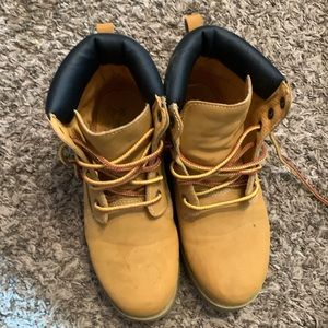 These are Ozark trail boots(similar to Tim’s)